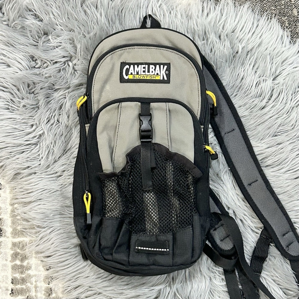 CamelBak Blowfish Hydration Backpack Grey Black Lightweight‎ W/Bladder